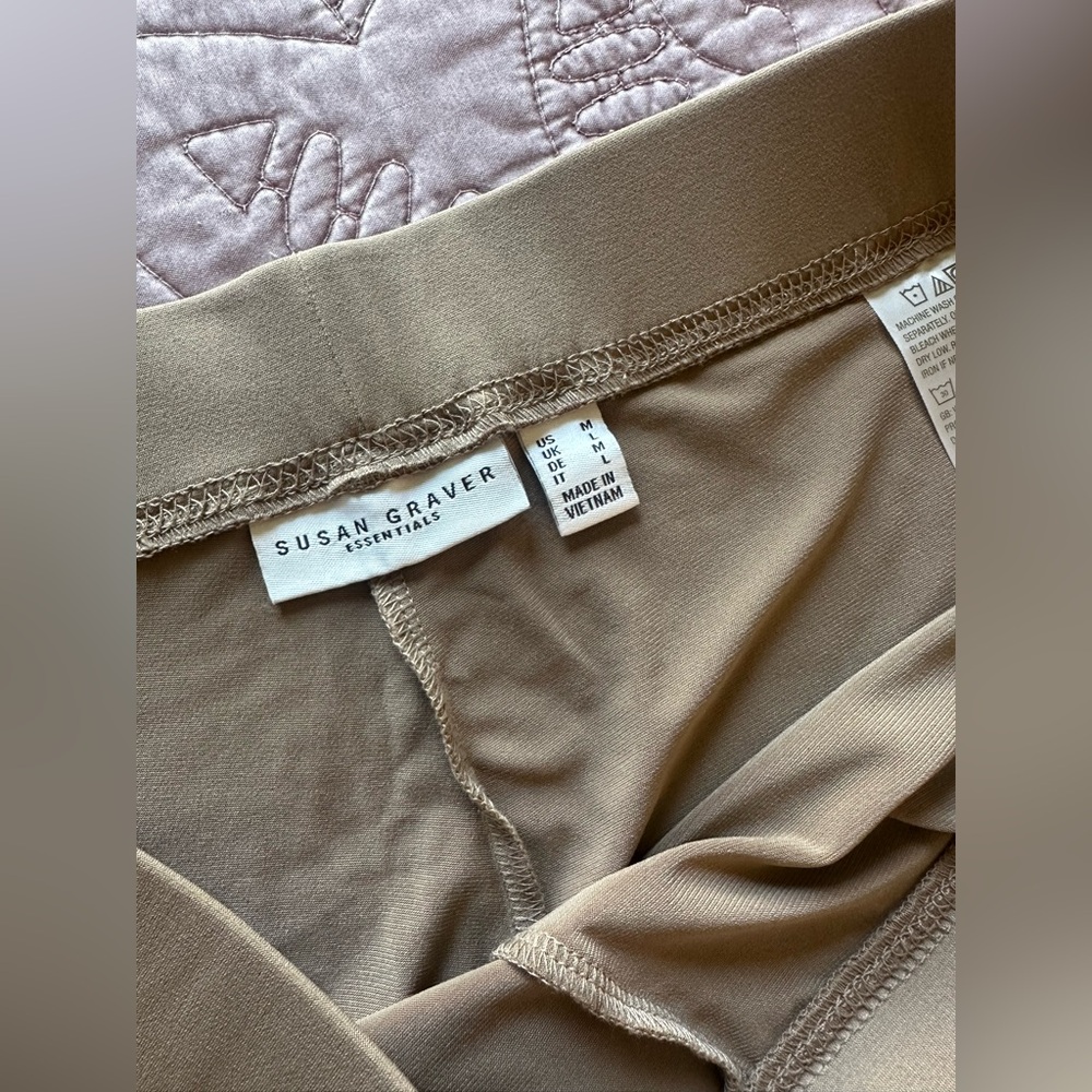 NWOT Susan Graver Liquid Knit Women's Tan Pants - Medium - Picture 7 of 14